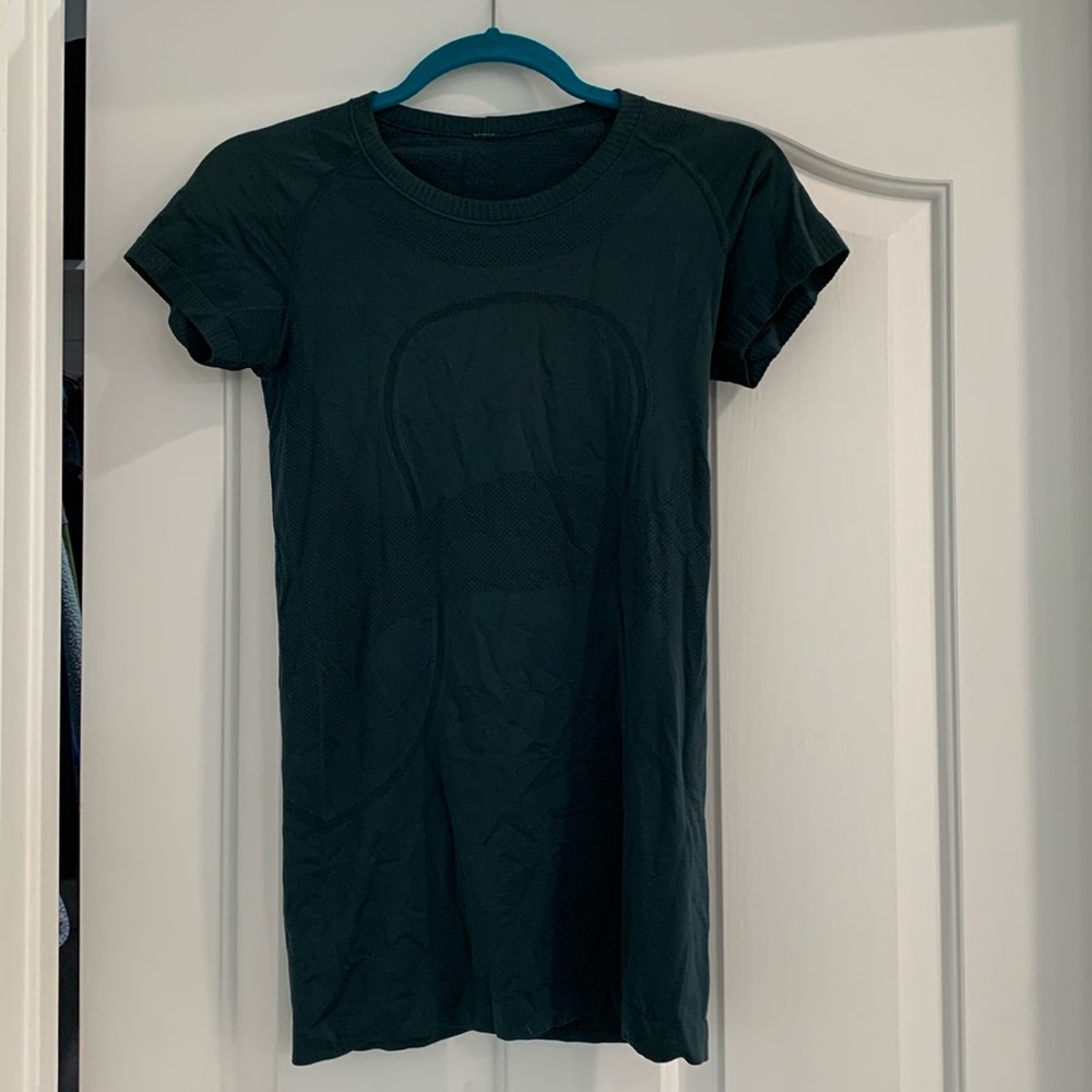 Lululemon dark teal short sleeve shirt size 6